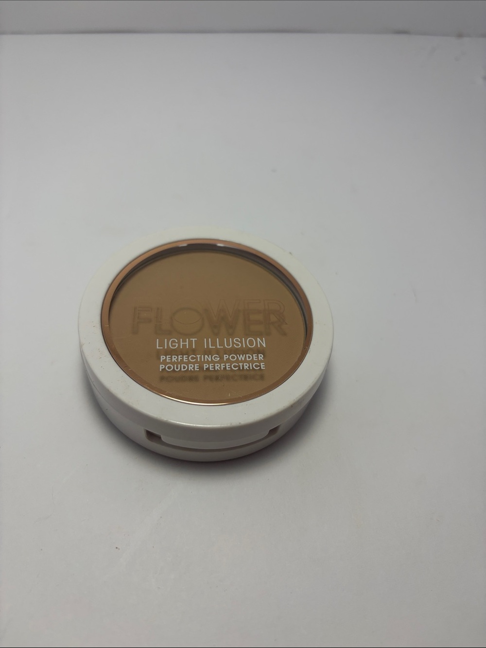 Light Illusion Perfecting Powder - Tan